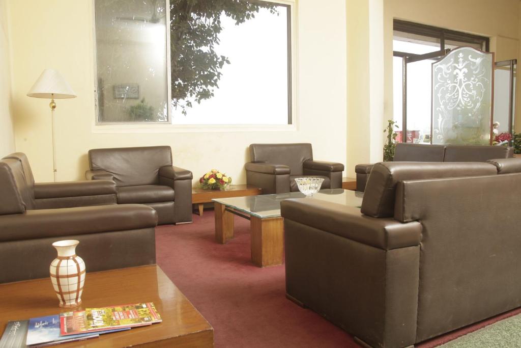 Hotel restaurant dining area